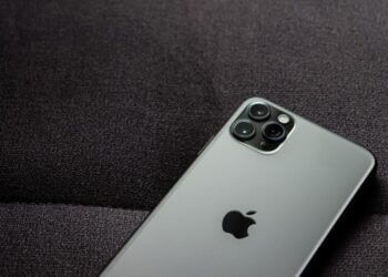 iphone 11 pro rear side